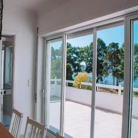 Just Like - Near The River Apartment *