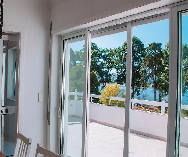 Just Like - Near The River Apartment *